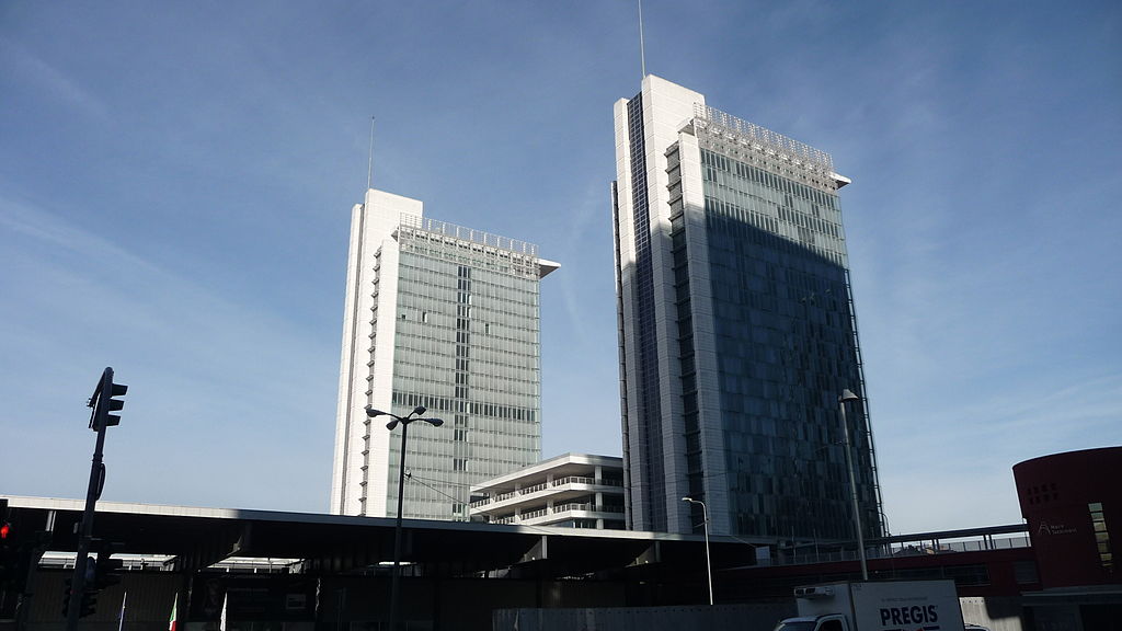   Le Torri Garibaldi a Milano, sede operativa di Maire Tecnimont, immagine da Wikipedia.
