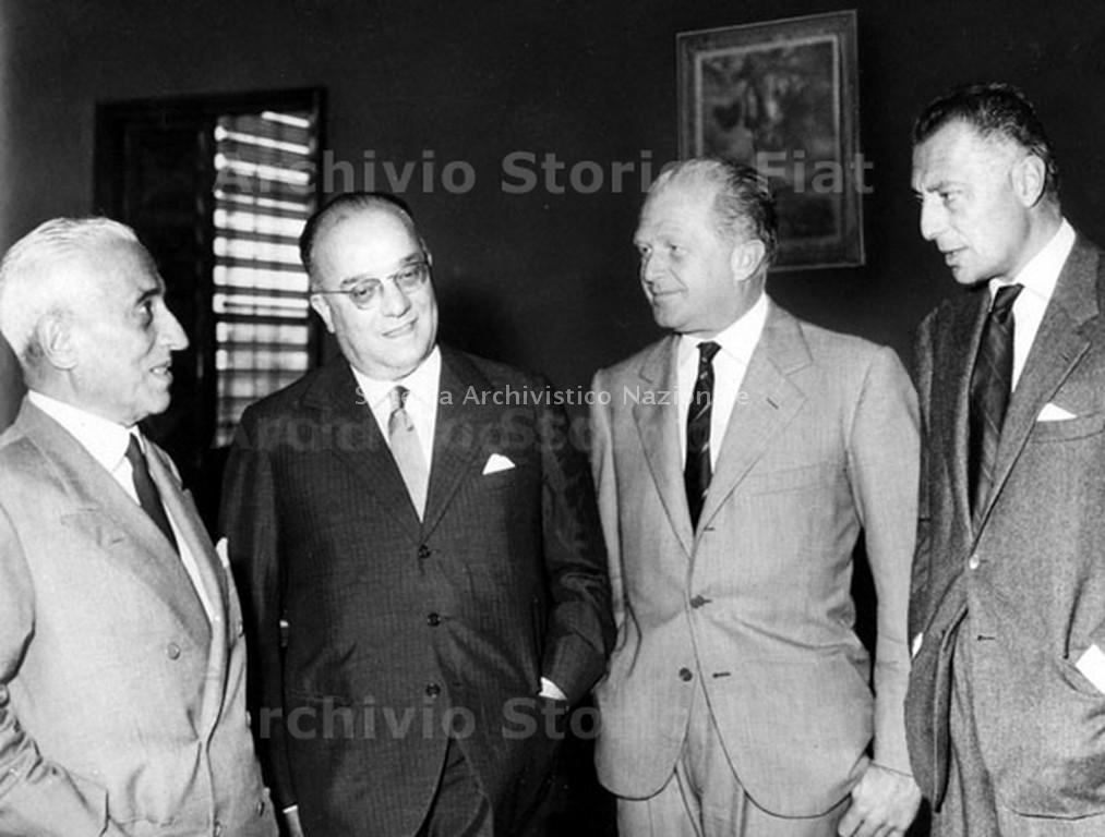   Da sinistra, Vittorio Valletta, Gaudenzio Bono, Giovanni Nasi, Gianni Agnelli, anni Sessanta (Archivio e centro storico Fiat).
