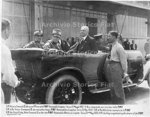   Il Re Vittorio Emanuele III visita le nuove officine della Fiat al Lingotto, Torino, 22 maggio 1923 (Archivio e centro storico Fiat, Archivio iconografico).

